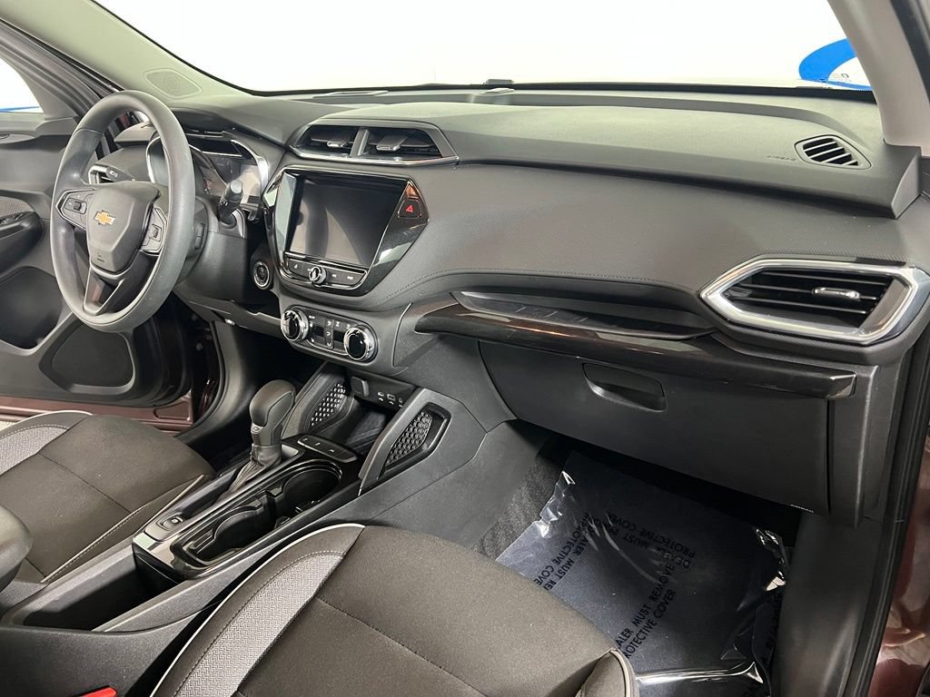 Certified 2022 Chevrolet TrailBlazer LT w/ Convenience Package FWD image 11