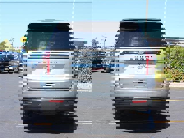 Used 2023 Chevrolet Suburban Z71 image 6