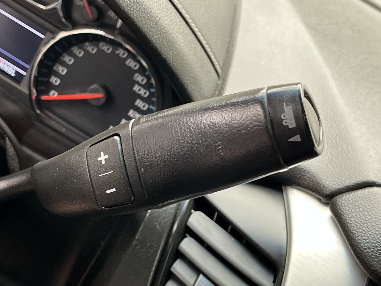Used 2018 GMC Yukon SLT AWD/4WD image 25
