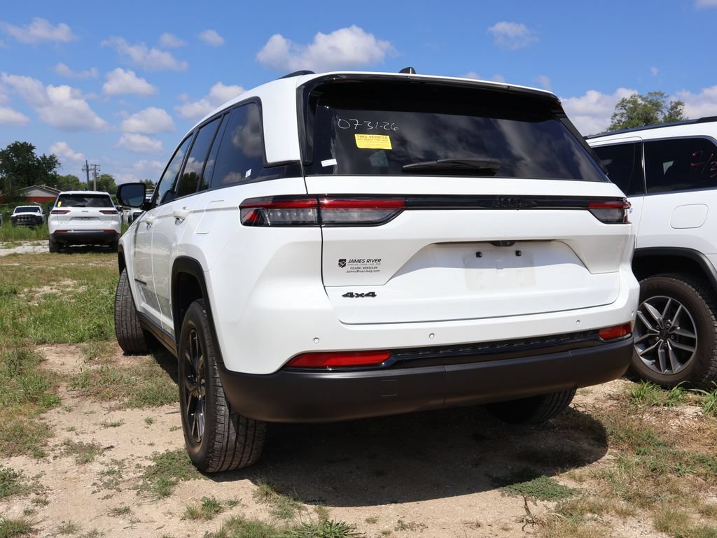 Used 2024 Jeep Grand Cherokee Altitude AWD/4WD image 21