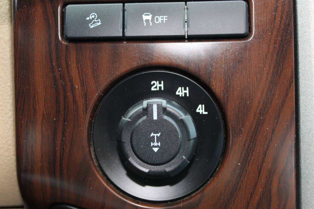 Used 2013 Ford F250 Lariat w/ Lariat Ultimate Pkg AWD/4WD image 31