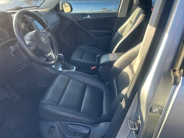 Used 2017 Volkswagen Tiguan S FWD image 22