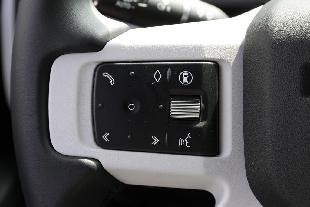 New 2026 Land Rover Defender 110 X-Dynamic SE AWD/4WD image 17