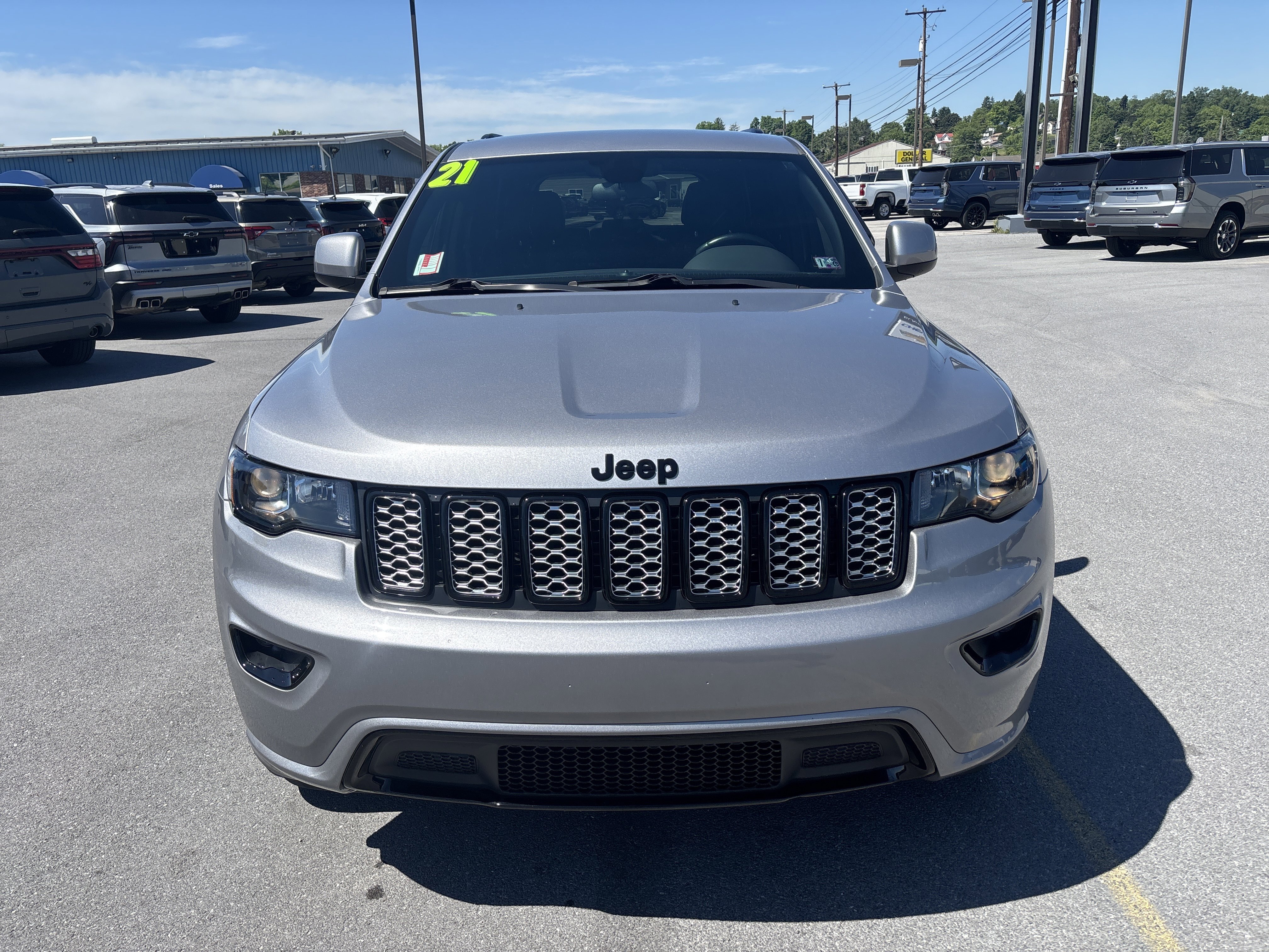 Used 2021 Jeep Grand Cherokee Laredo X AWD/4WD image 9