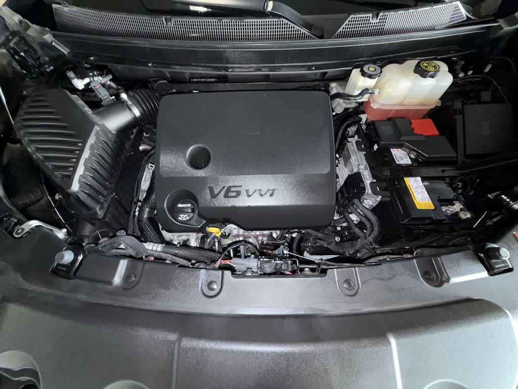 Used 2023 Chevrolet Traverse Premier w/ Redline Edition FWD image 12