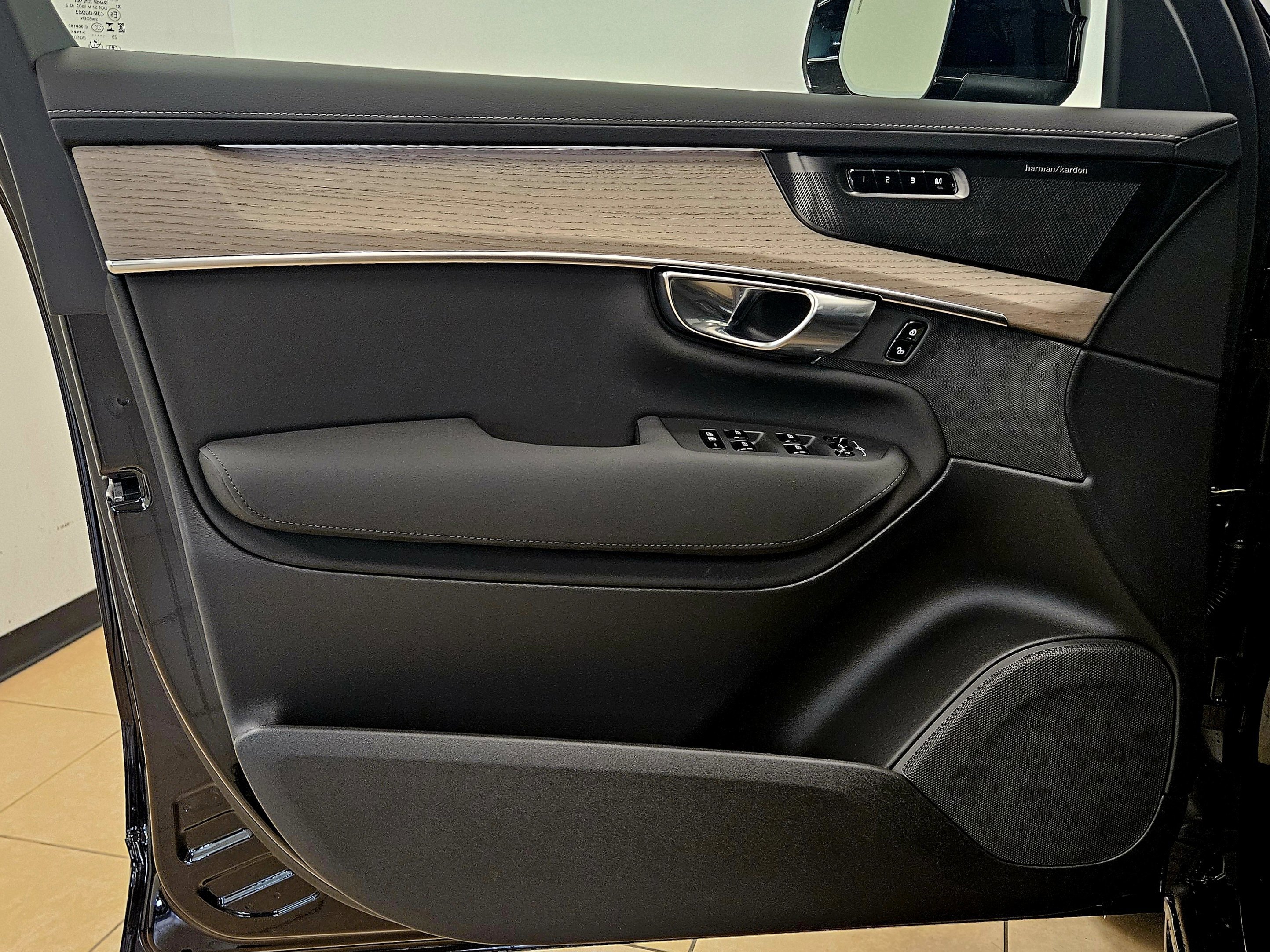 New 2026 Volvo XC90 B6 Plus w/ Protection Package Premier image 12