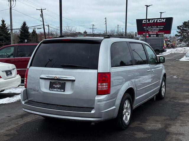 Used 2008 Chrysler Town & Country Touring w/ Flexible Seating Group FWD image 5