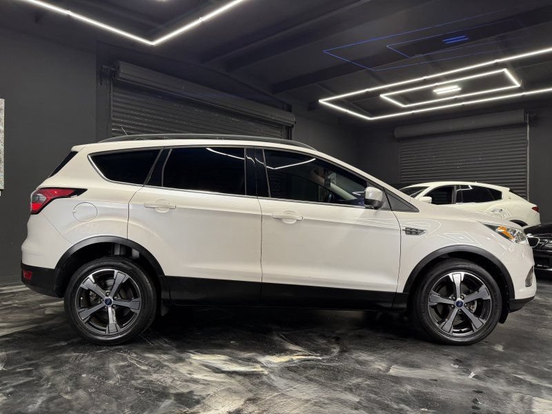 Used 2018 Ford Escape SEL FWD image 4