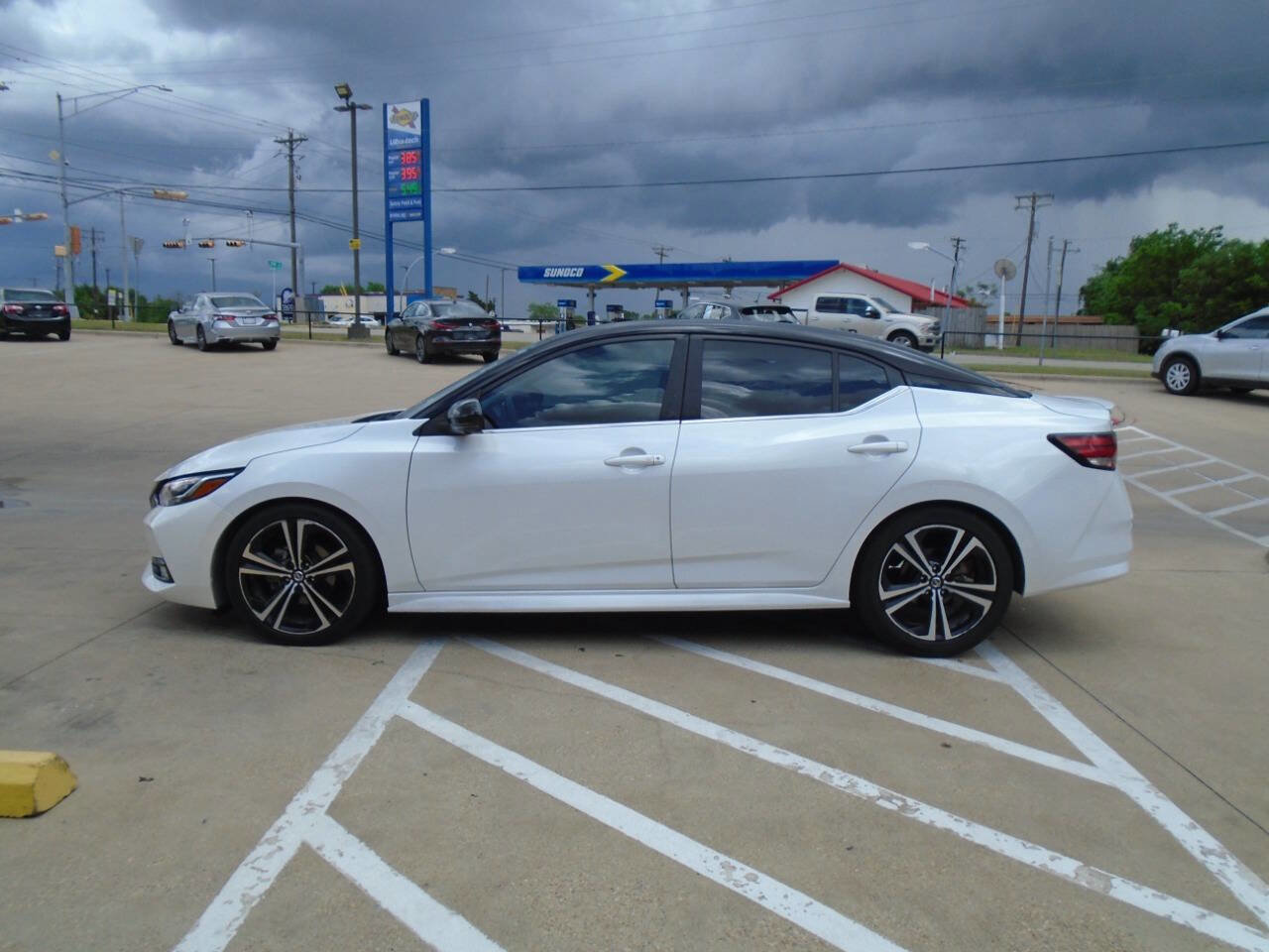 Used 2020 Nissan Sentra SR w/ Premium Package image 3
