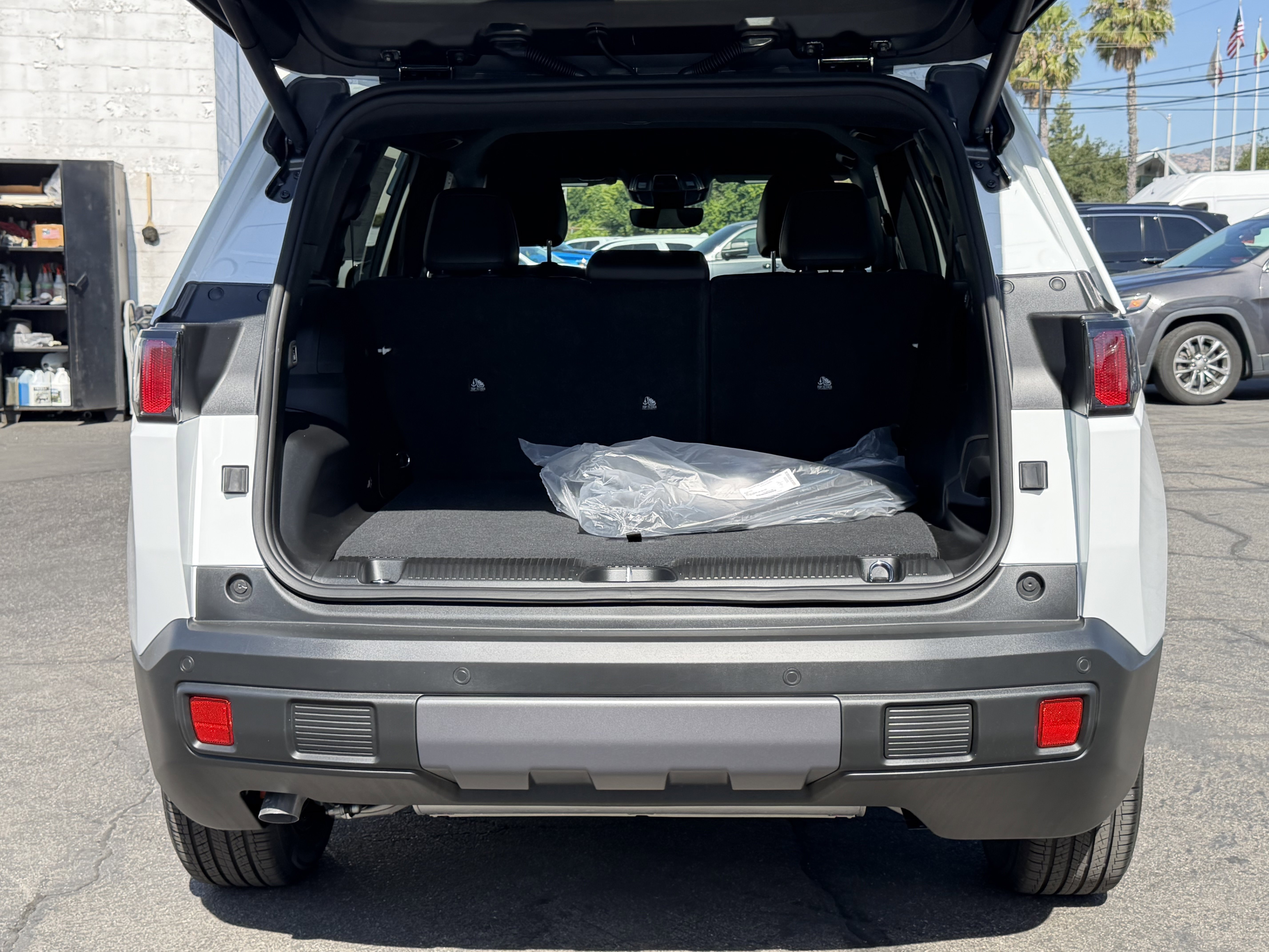 New 2026 Jeep Cherokee Limited AWD/4WD image 16