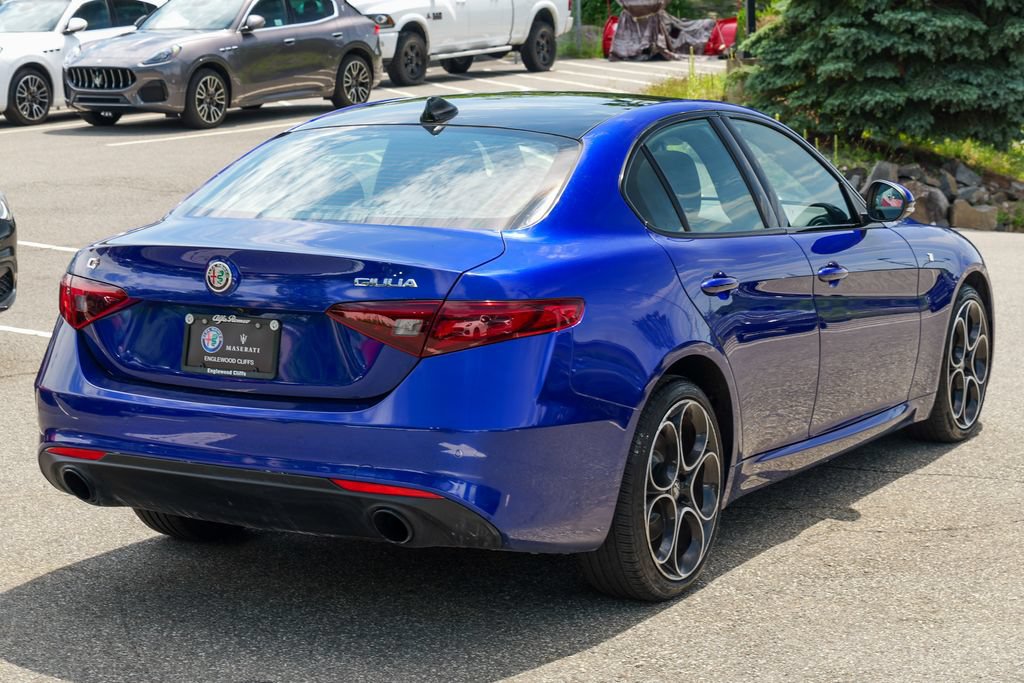 Used 2022 Alfa Romeo Giulia Ti AWD/4WD image 7