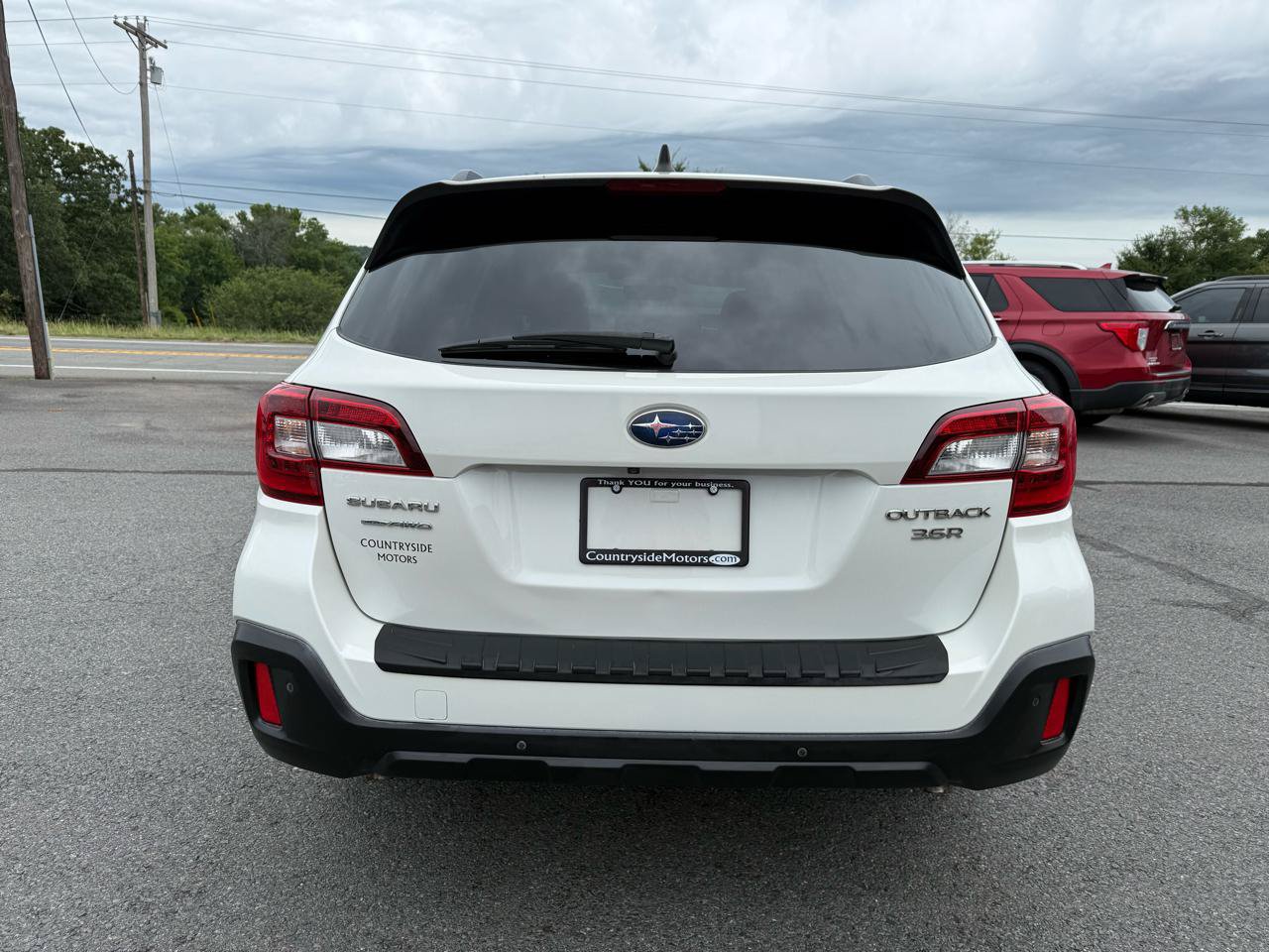 Used 2019 Subaru Outback 3.6R Touring AWD/4WD image 5