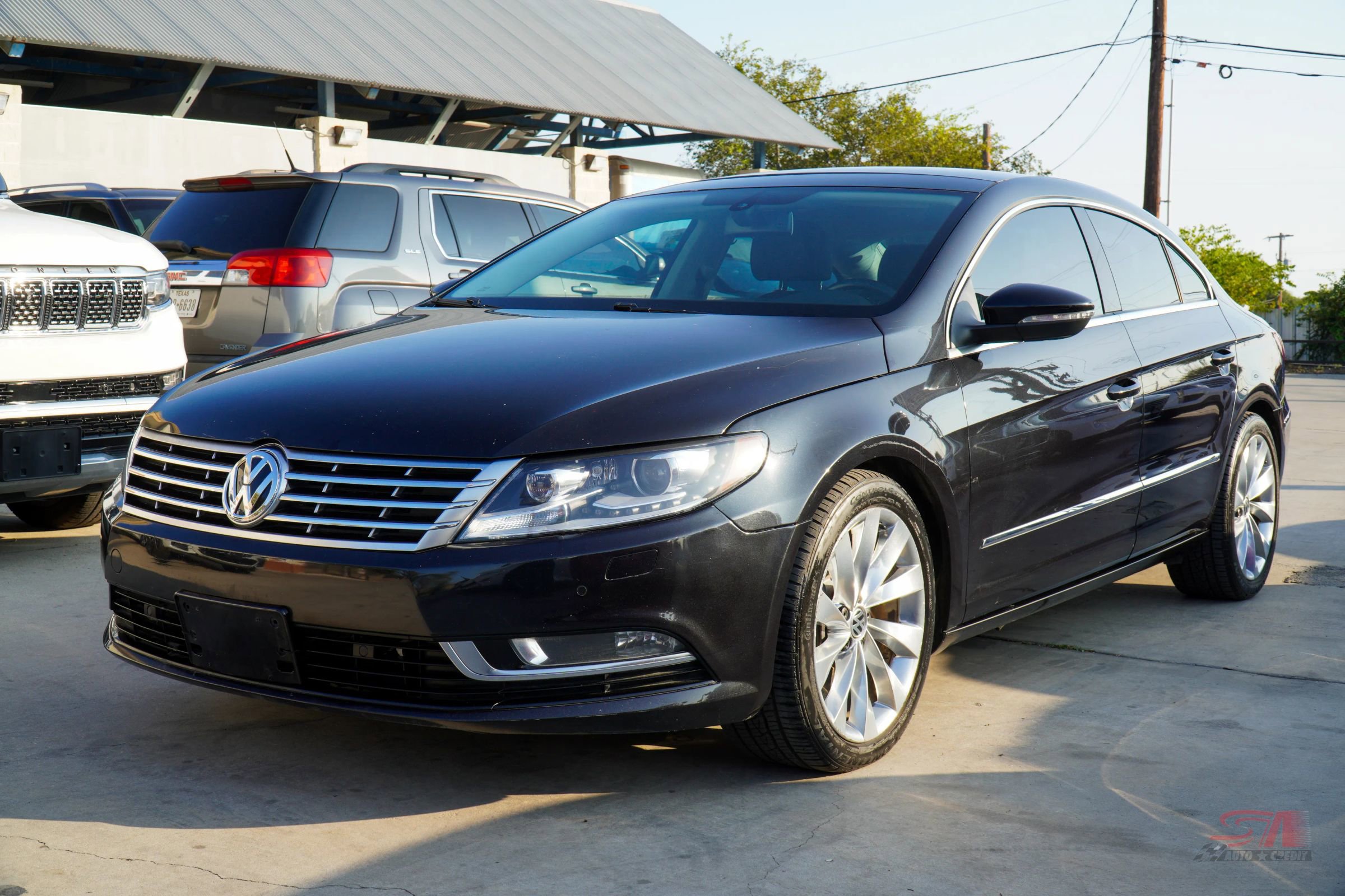 Used 2013 Volkswagen CC Executive image 3