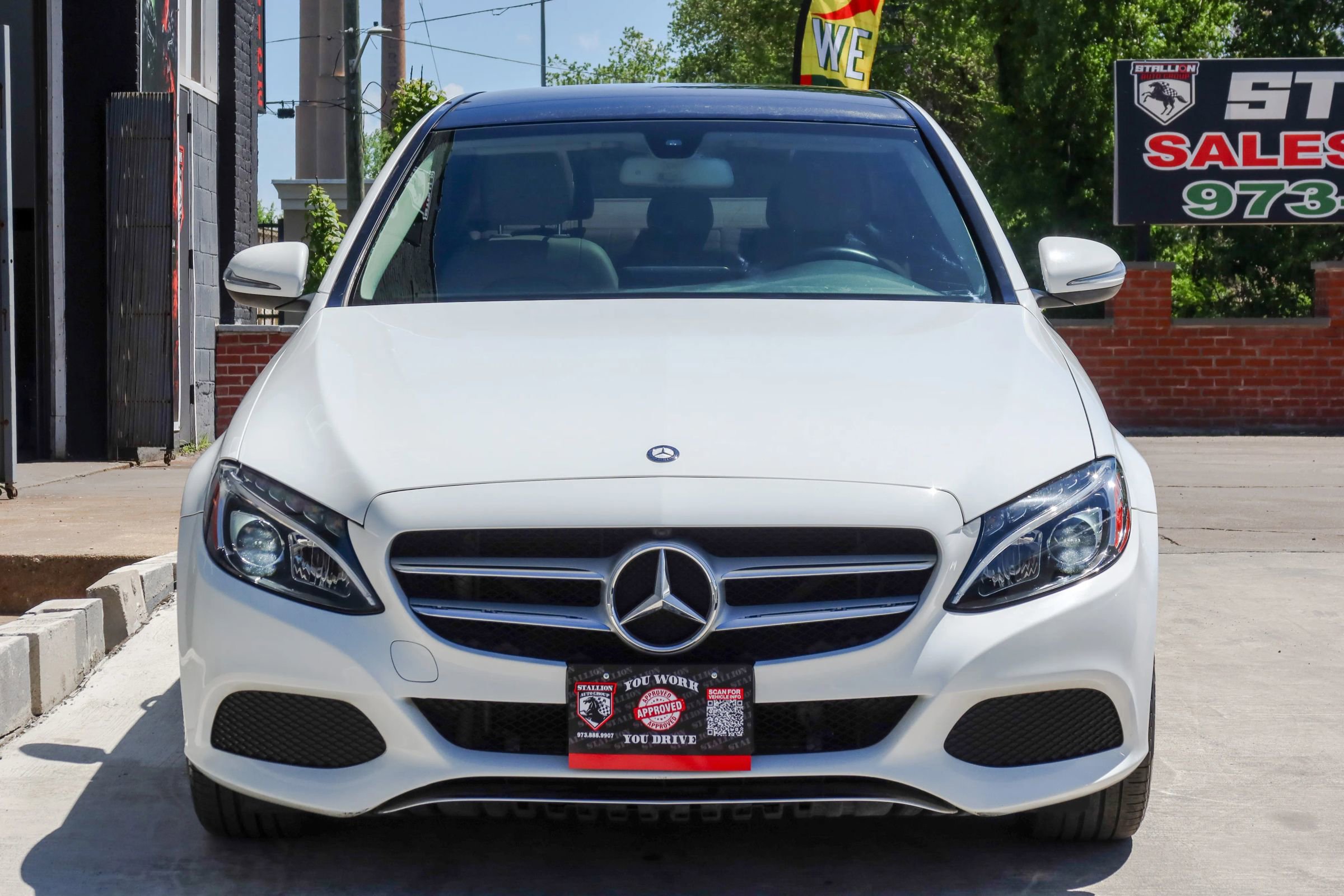Used 2015 Mercedes-Benz C 300 4MATIC Sedan image 2