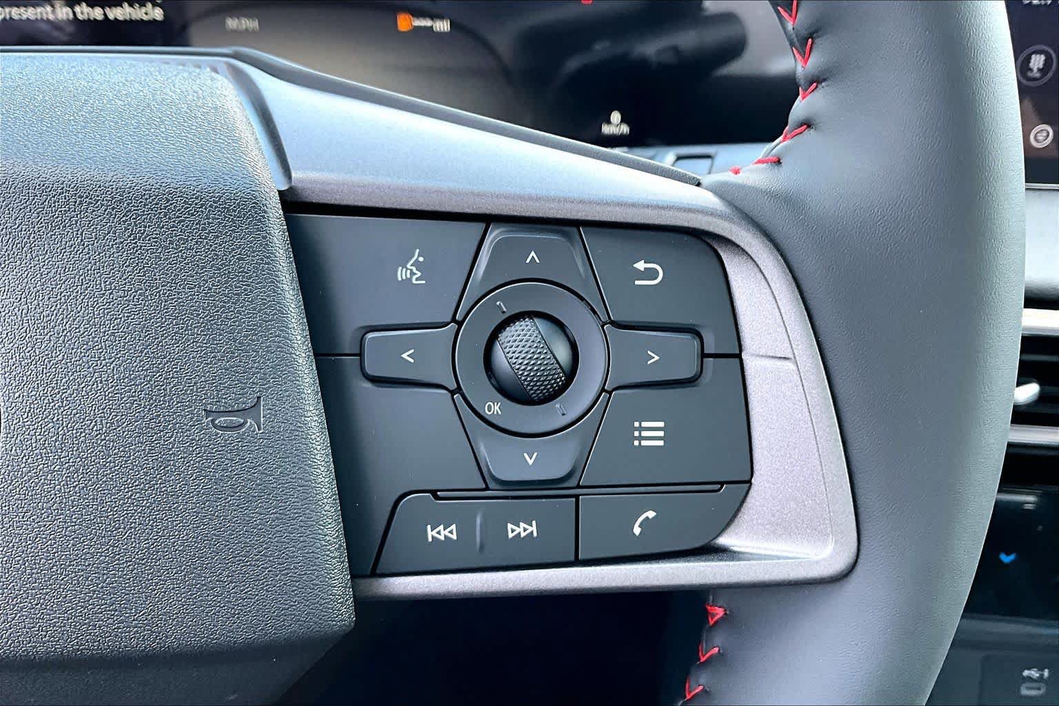 New 2027 Nissan Sentra SR w/ Floor Mat Package FWD image 15
