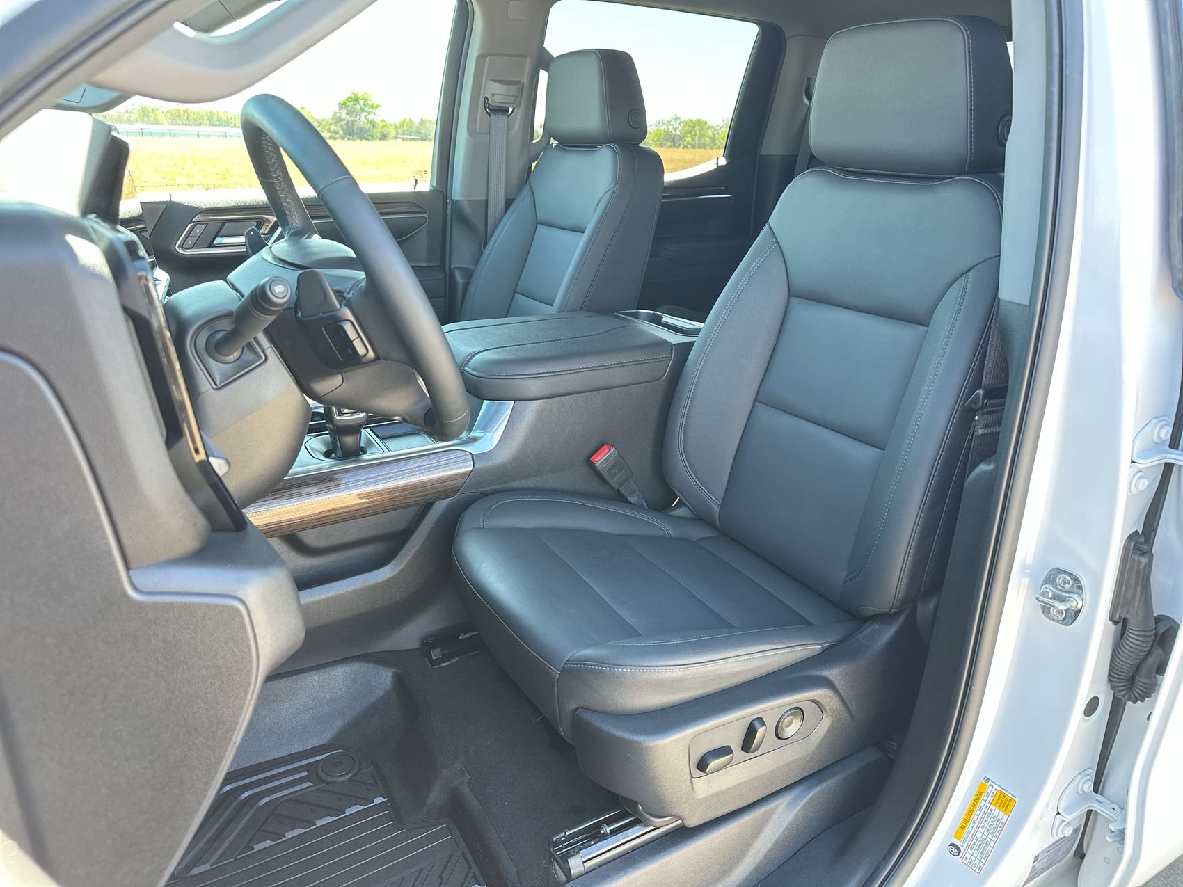 Used 2026 Chevrolet Silverado 1500 LT Trail Boss w/ LT Trail Boss Premium Package AWD/4WD image 11
