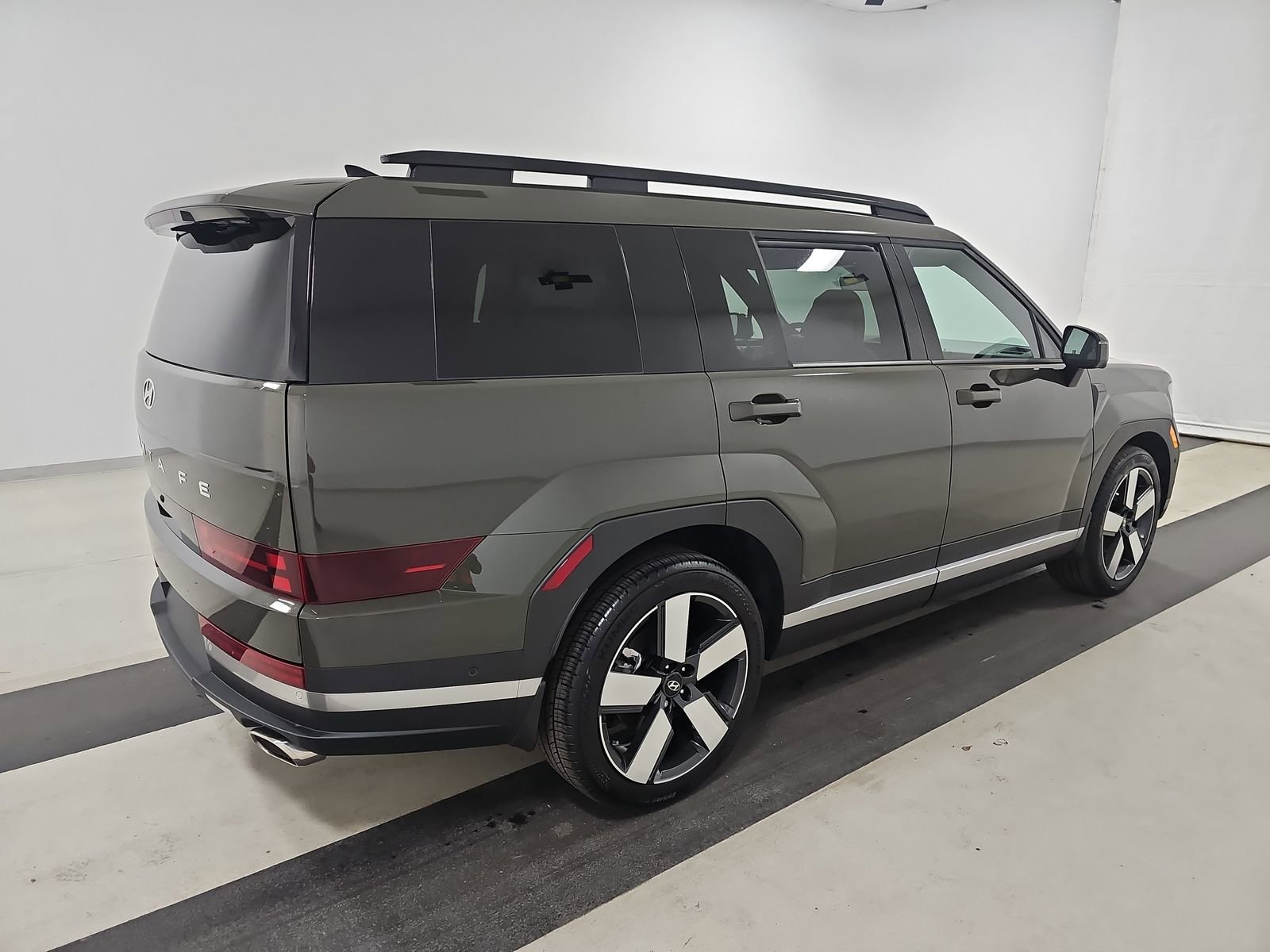 Used 2024 Hyundai Santa Fe Limited image 6