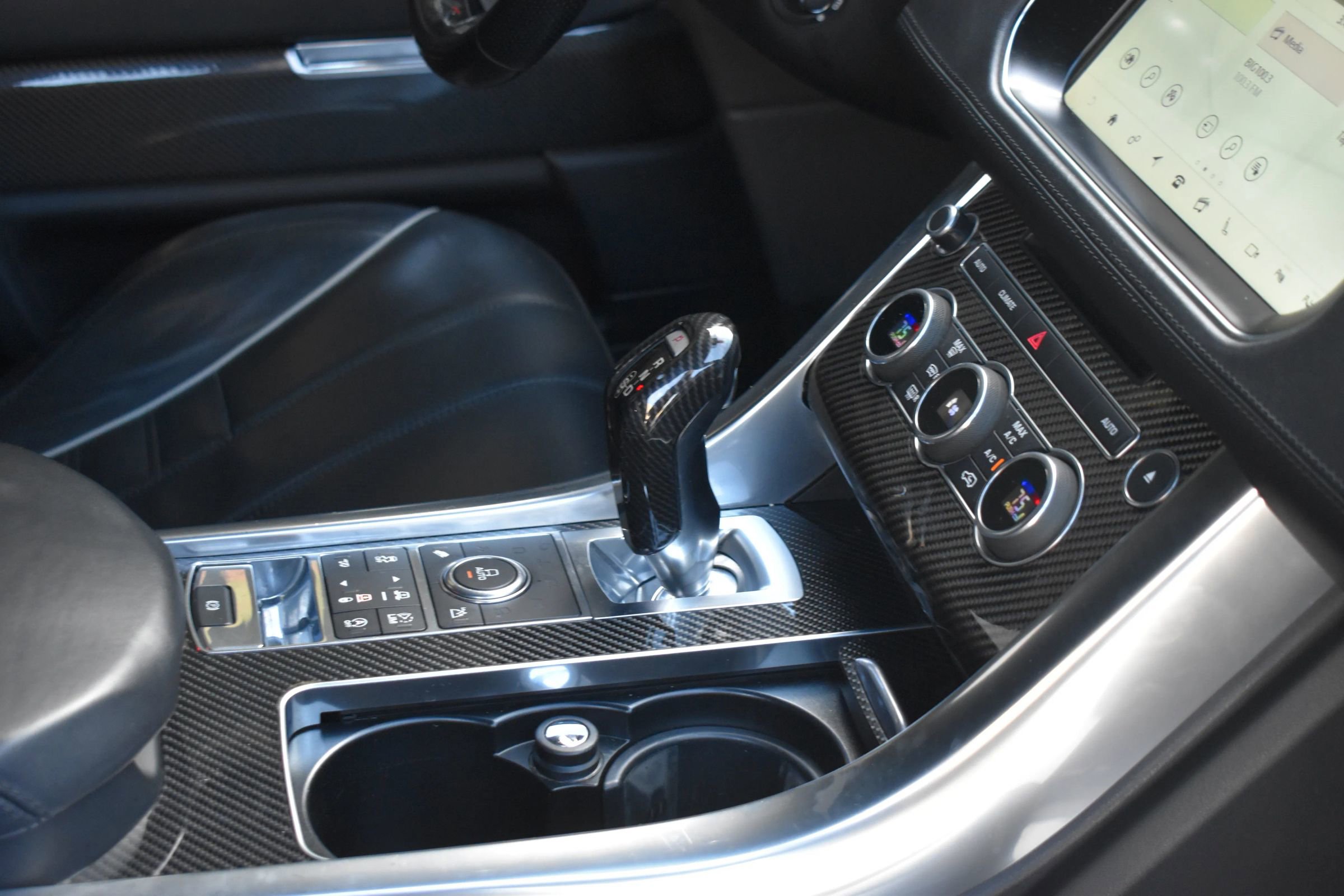 Used 2017 Land Rover Range Rover Sport SVR image 19