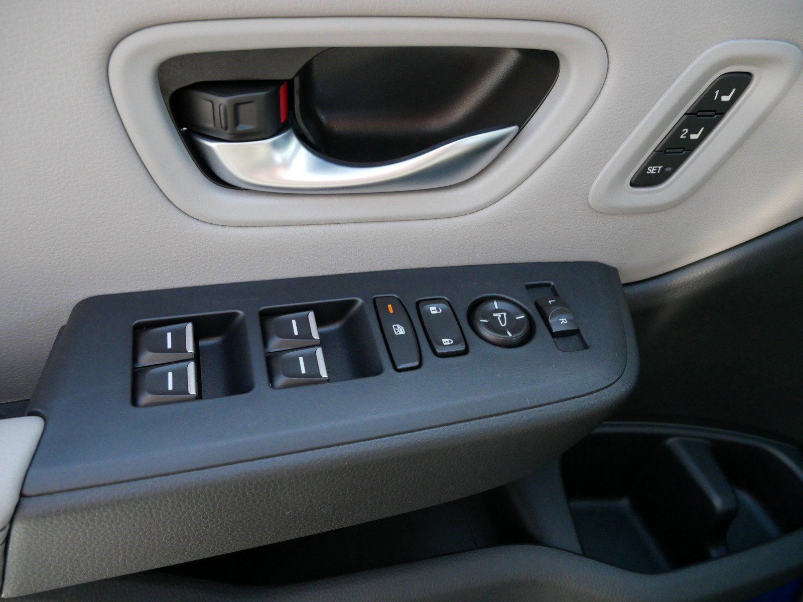 New 2025 Honda Pilot EX-L image 14