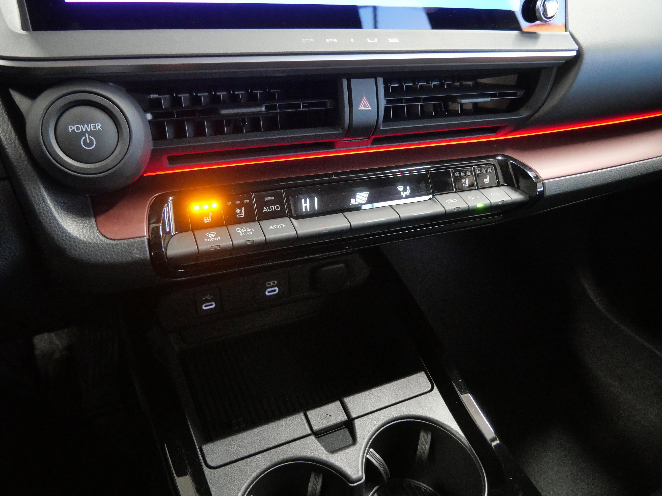 Used 2024 Toyota Prius Prime Premium image 24