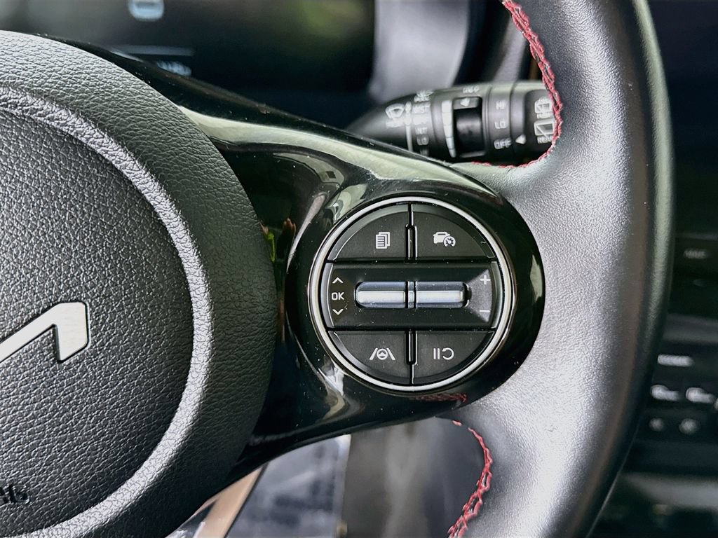Certified 2025 Kia Soul GT-Line FWD image 22