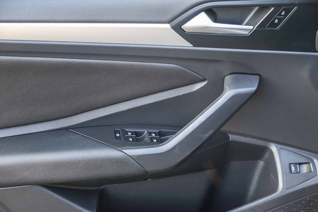 Used 2020 Volkswagen Jetta S image 25