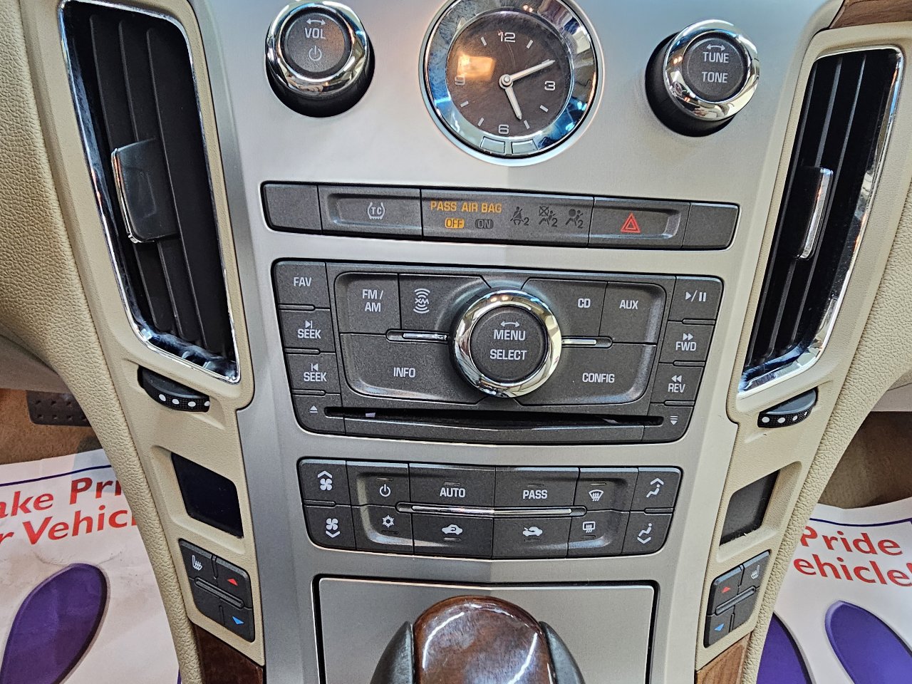 Used 2010 Cadillac CTS Luxury image 30