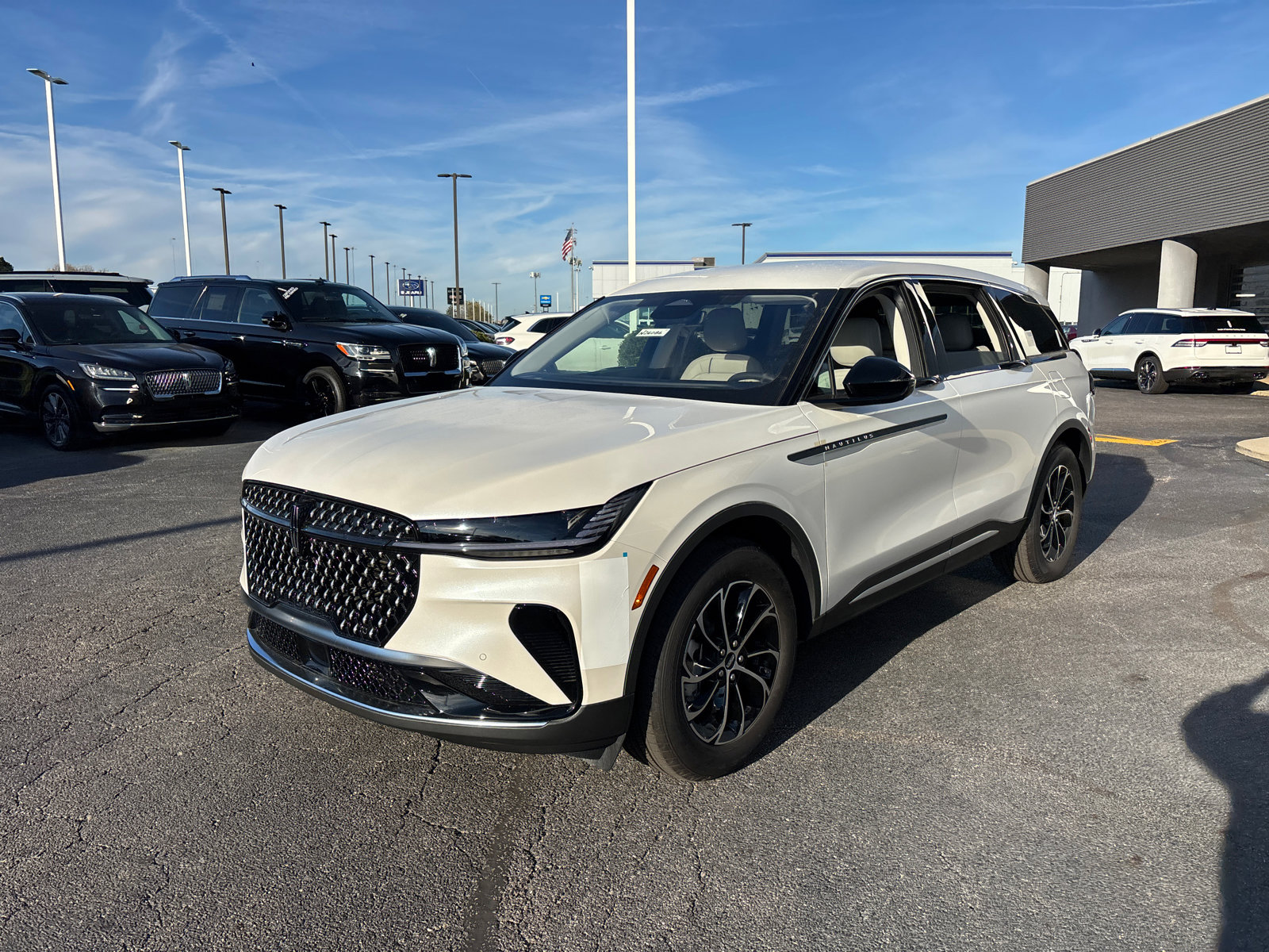 New 2026 Lincoln Nautilus Premier image 3