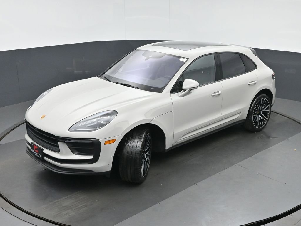 Used 2022 Porsche Macan AWD/4WD image 34