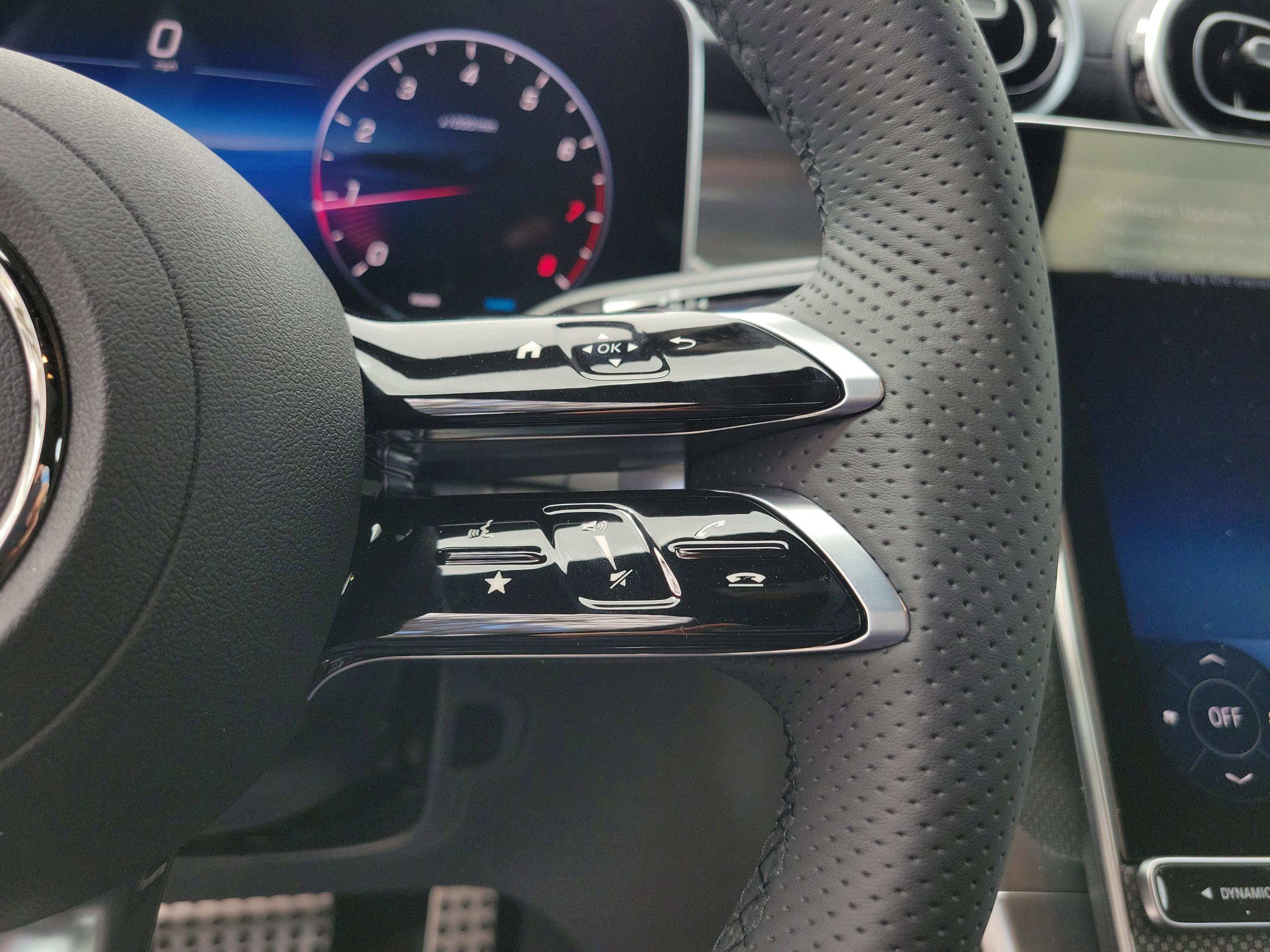 Used 2026 Mercedes-Benz GLC 300 image 24