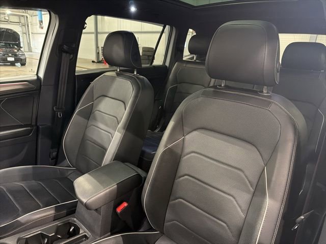 Used 2024 Volkswagen Tiguan SEL R-Line image 9