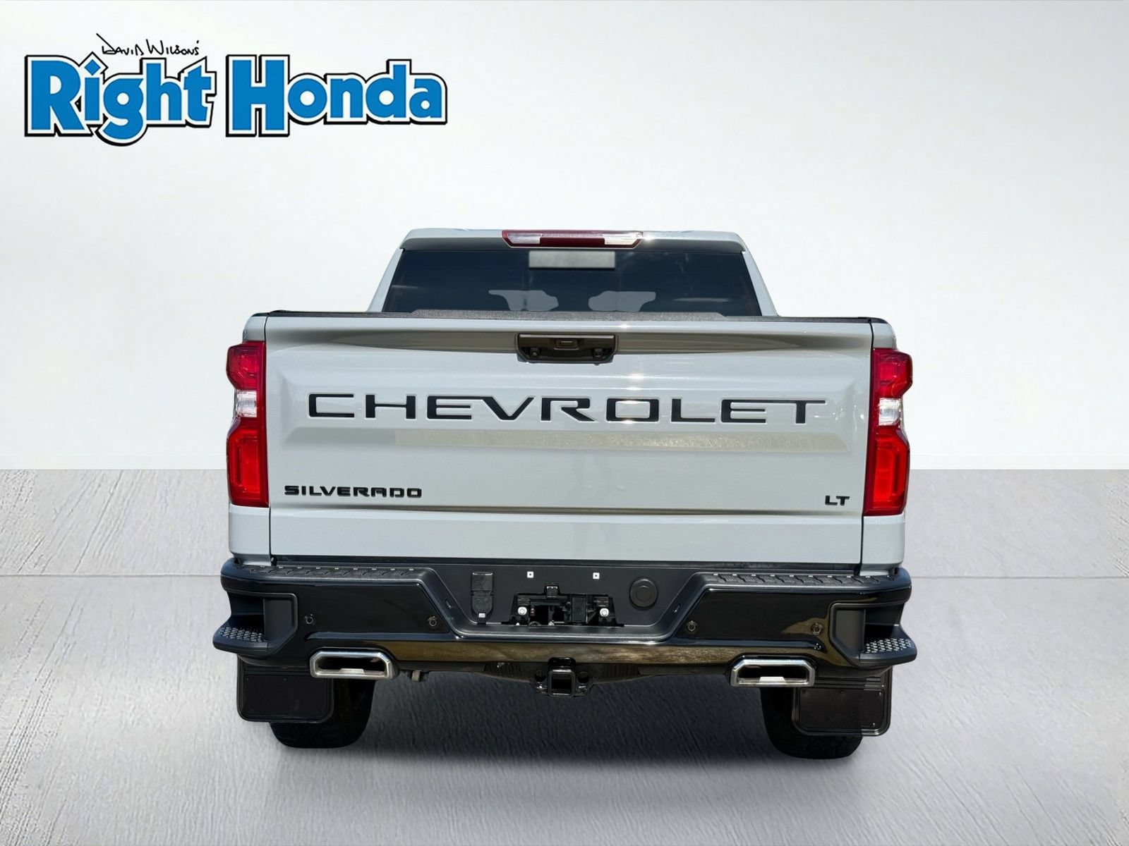 Used 2024 Chevrolet Silverado 1500 LT Trail Boss w/ Convenience Package II AWD/4WD image 7