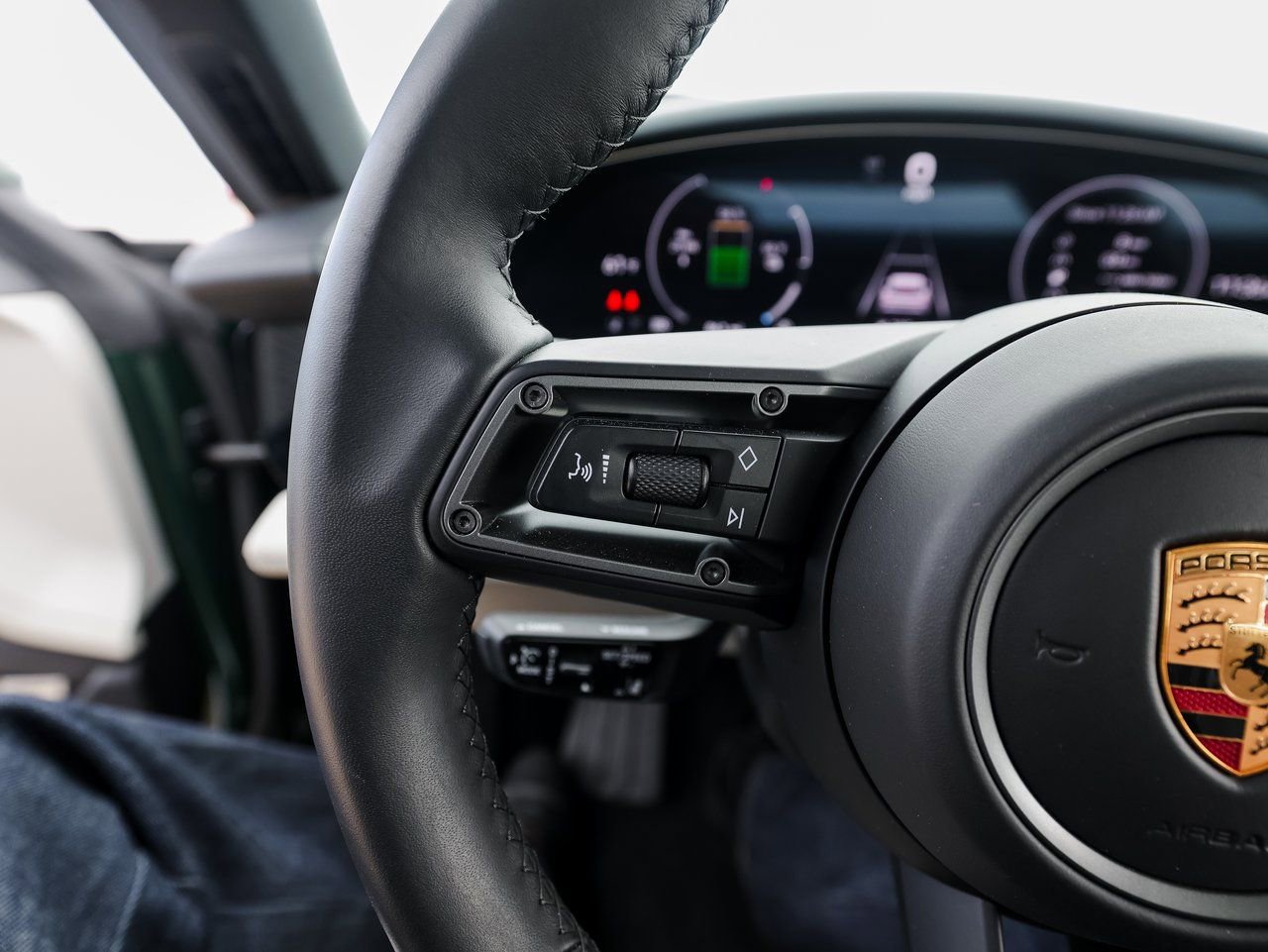 Certified 2025 Porsche Taycan 4 Cross Turismo image 17