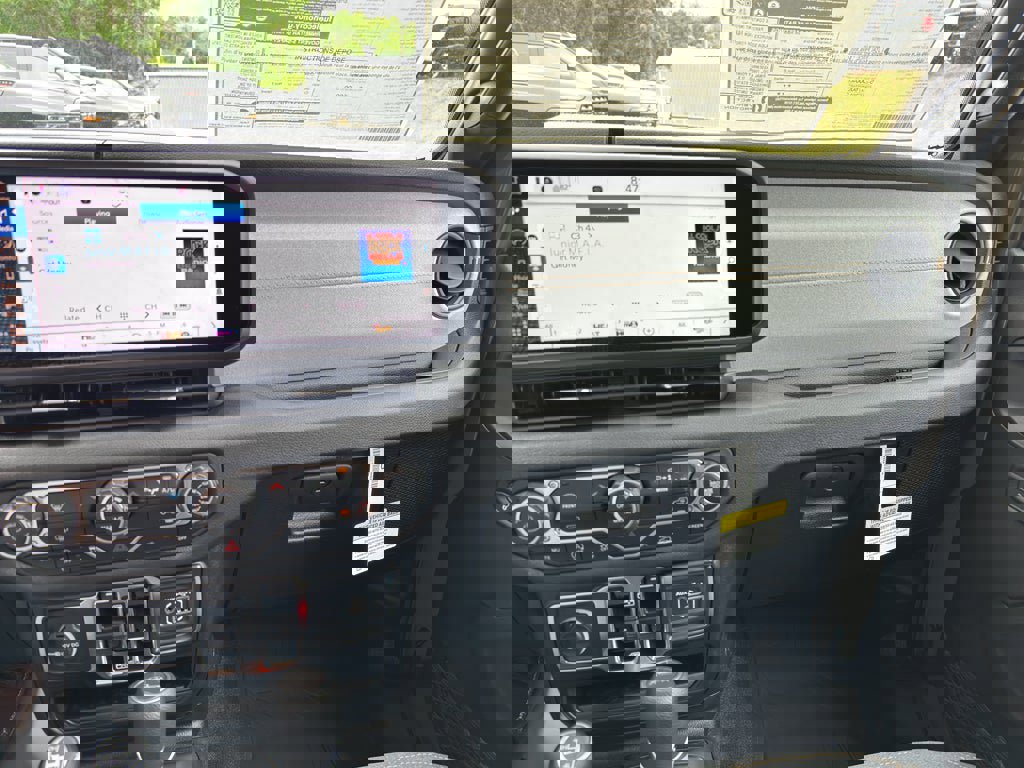 New 2025 Jeep Gladiator Sport image 18