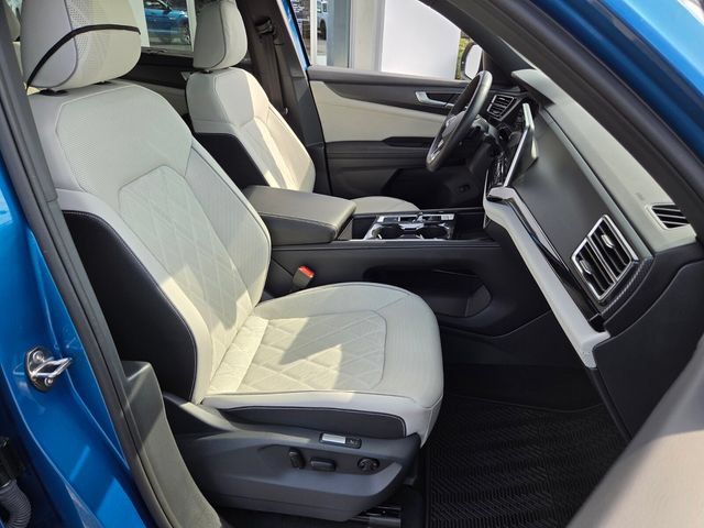 Used 2025 Volkswagen Atlas Cross Sport SEL Premium R-Line AWD/4WD image 15
