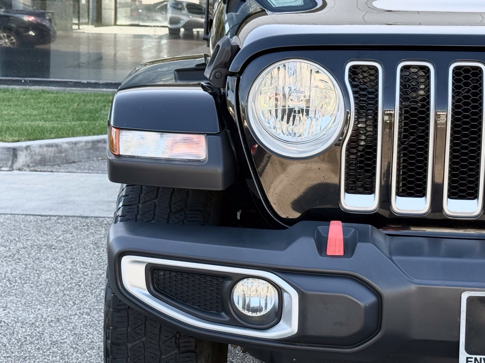 Used 2021 Jeep Wrangler Unlimited Sahara AWD/4WD image 7