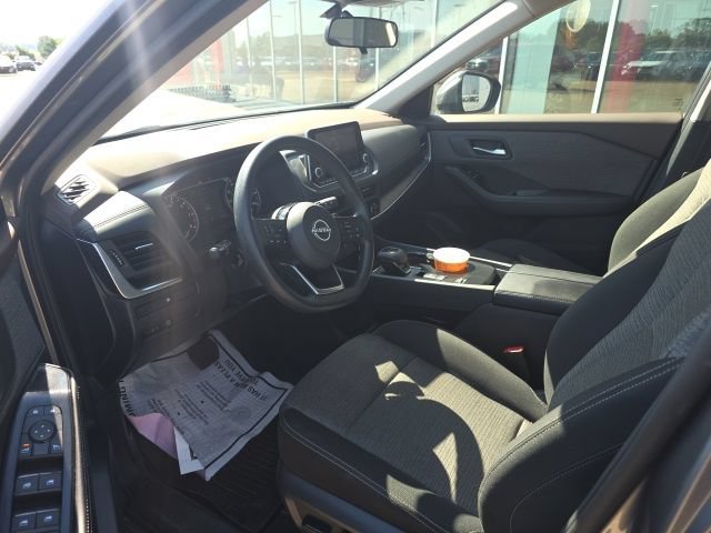Used 2023 Nissan Rogue SV FWD image 16
