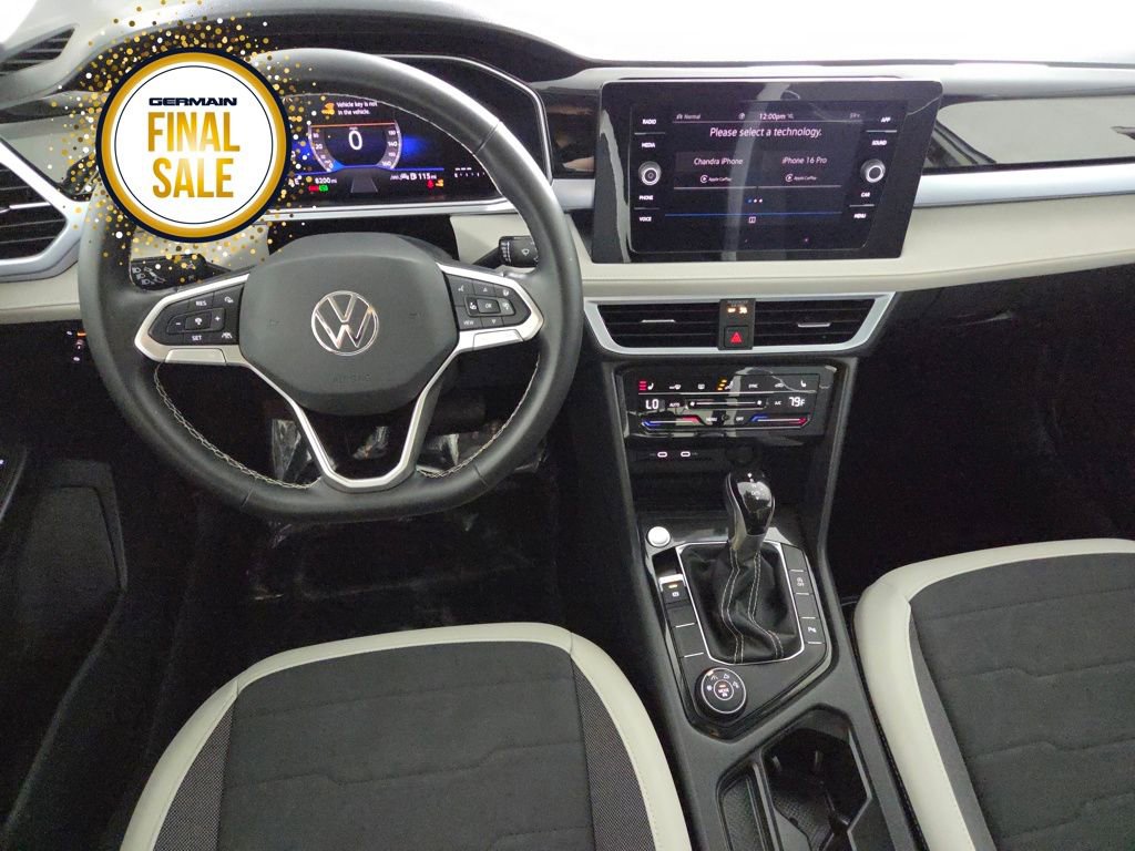 Certified 2025 Volkswagen Taos SE image 14
