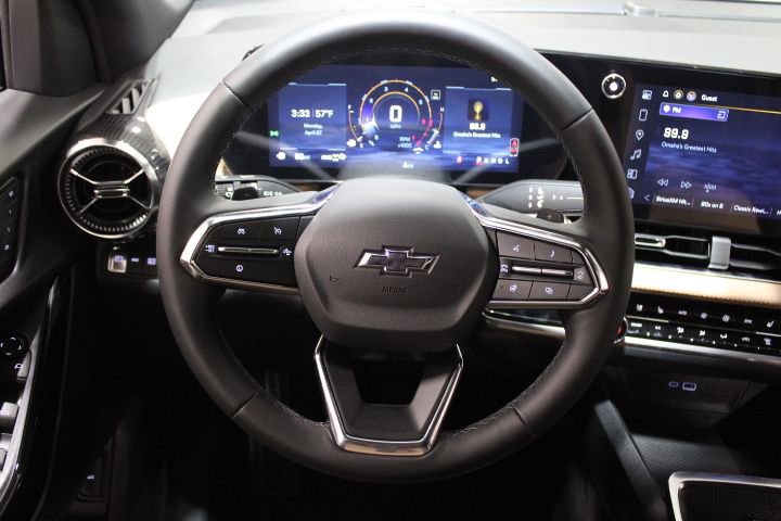 New 2026 Chevrolet Equinox ACTIV AWD/4WD image 33