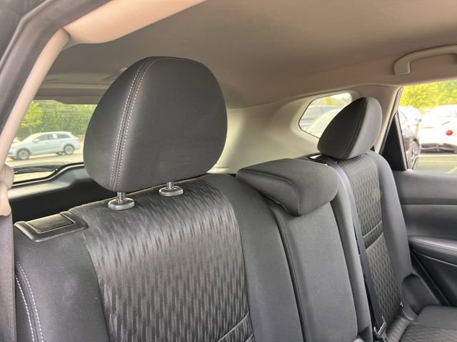 Used 2018 Nissan Rogue SV FWD image 29