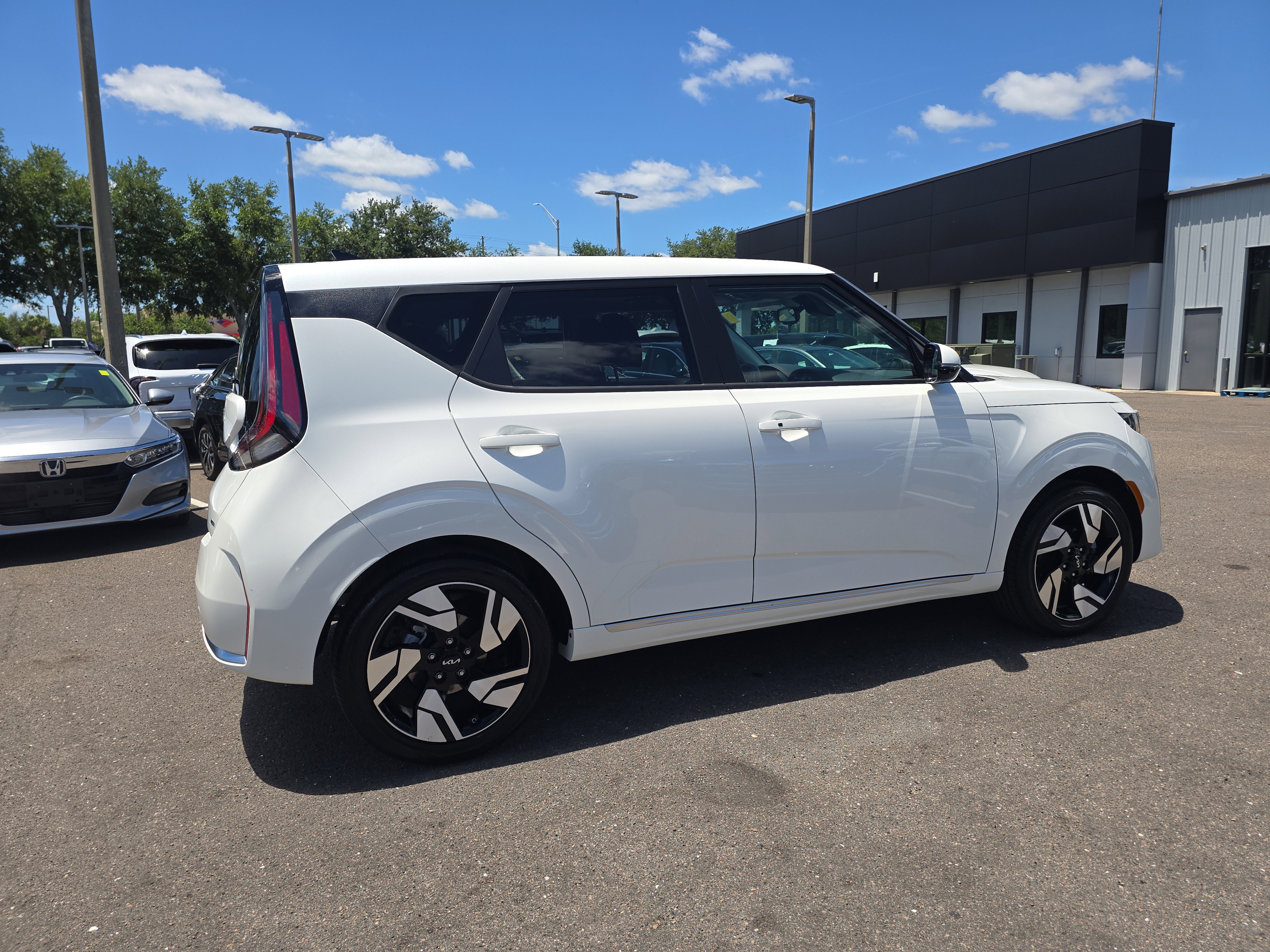 Certified 2025 Kia Soul GT-Line FWD image 9