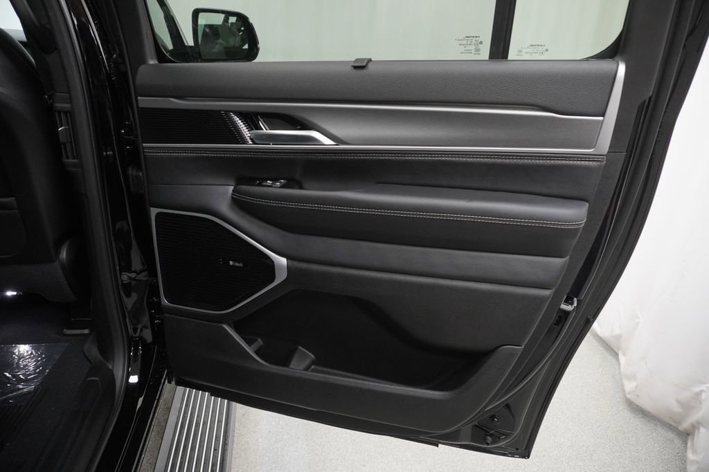 New 2026 Jeep Grand Wagoneer L Limited image 32