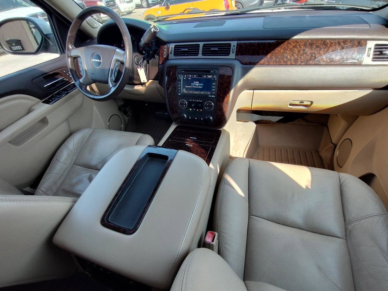 Used 2011 GMC Yukon Denali image 40