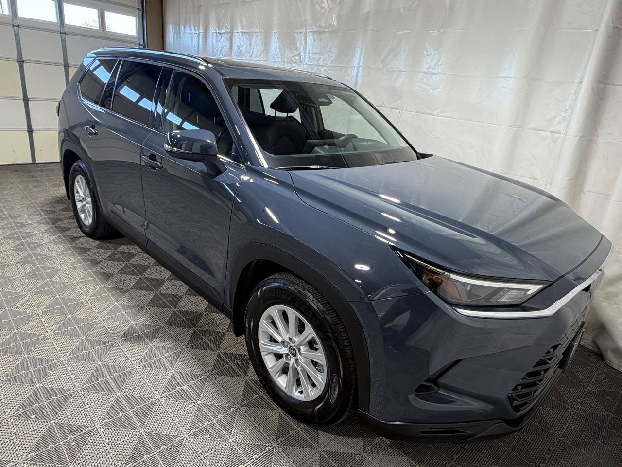 Used 2026 Toyota Grand Highlander AWD image 8