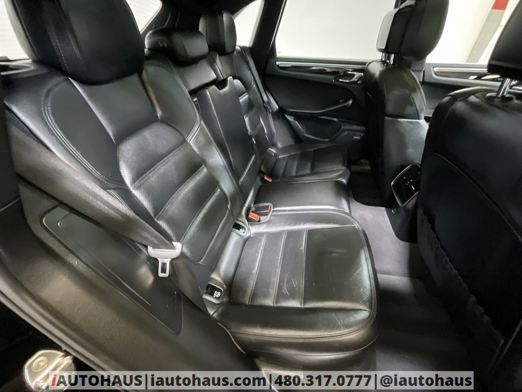 Used 2018 Porsche Macan Turbo w/ Premium Package Plus image 21