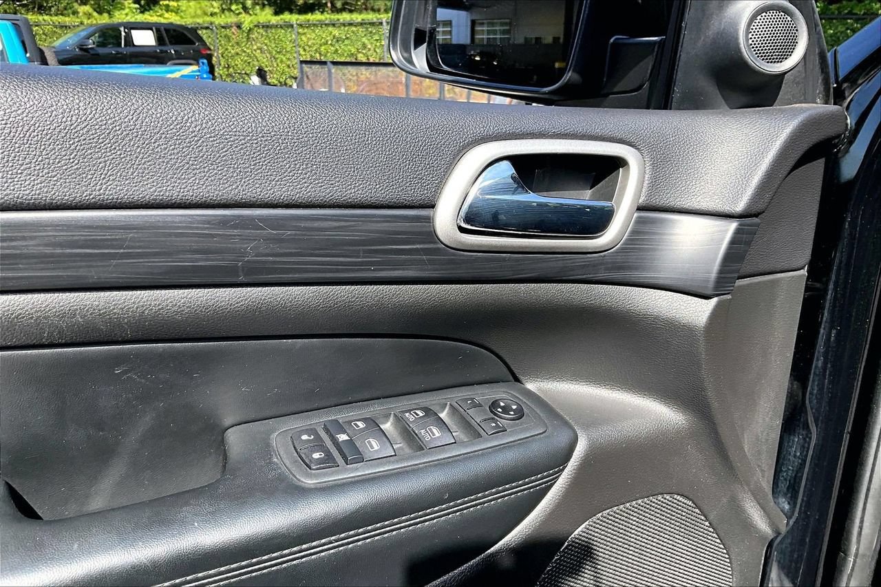 Certified 2020 Jeep Grand Cherokee Altitude AWD/4WD image 25