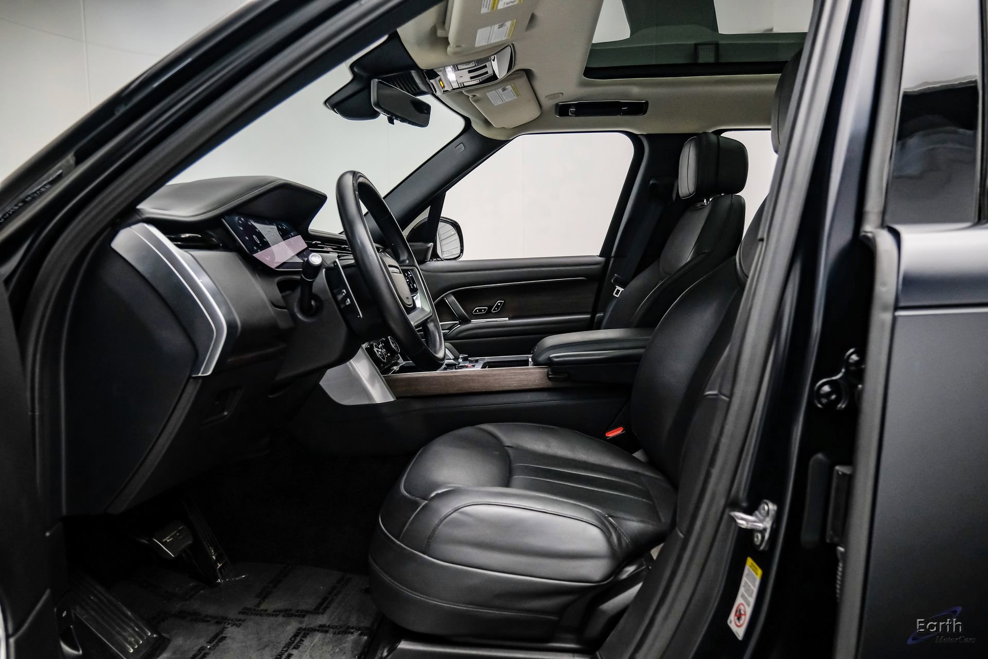 Used 2023 Land Rover Range Rover SE image 35