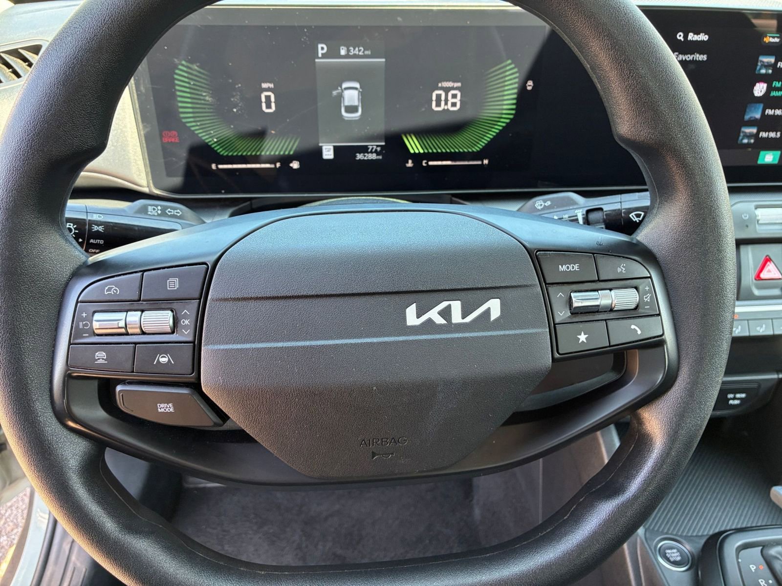 Used 2025 Kia K4 LXS image 27