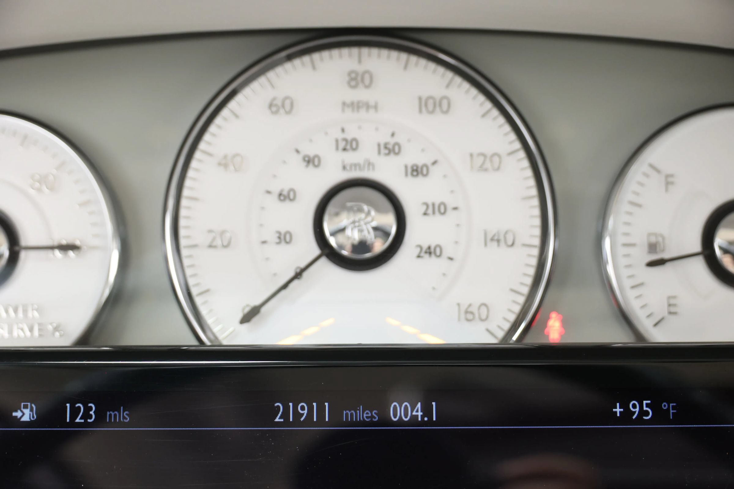 Used 2017 Rolls-Royce Ghost RWD image 33
