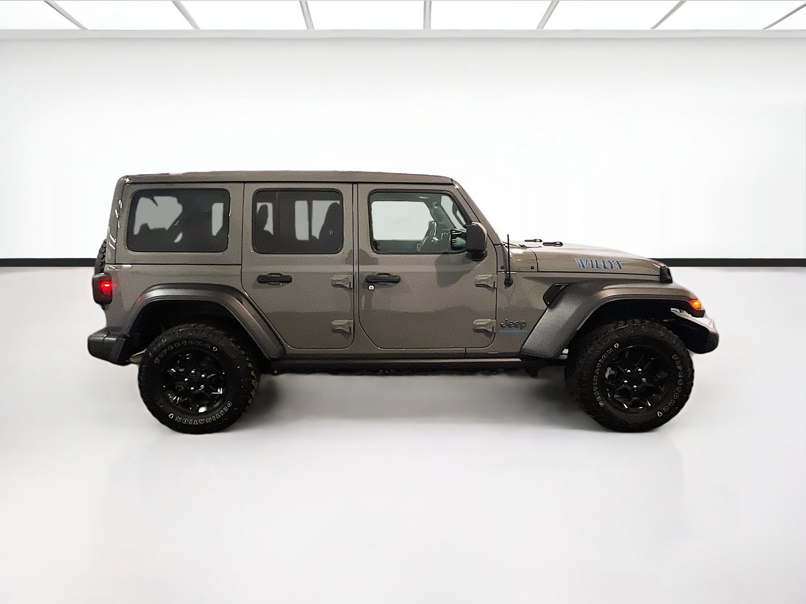 Used 2023 Jeep Wrangler Unlimited w/ Sun & Screen Package AWD/4WD image 24